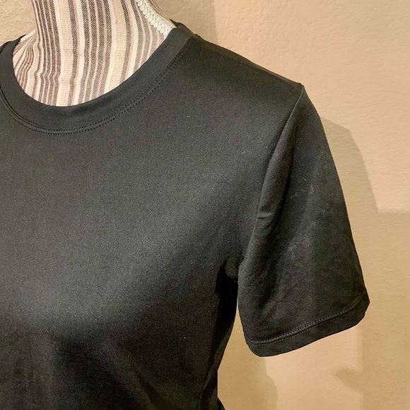 NEW Crop Top Large Black Short-Sleeved Lightweight Crewneck Stretch NWOT - Picture 6 of 12